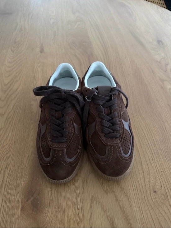 ALOHAS Shoes - ALOHAS Chocolate Brown Suede Women's Sneakers (EU 35 / US 4.5/5)